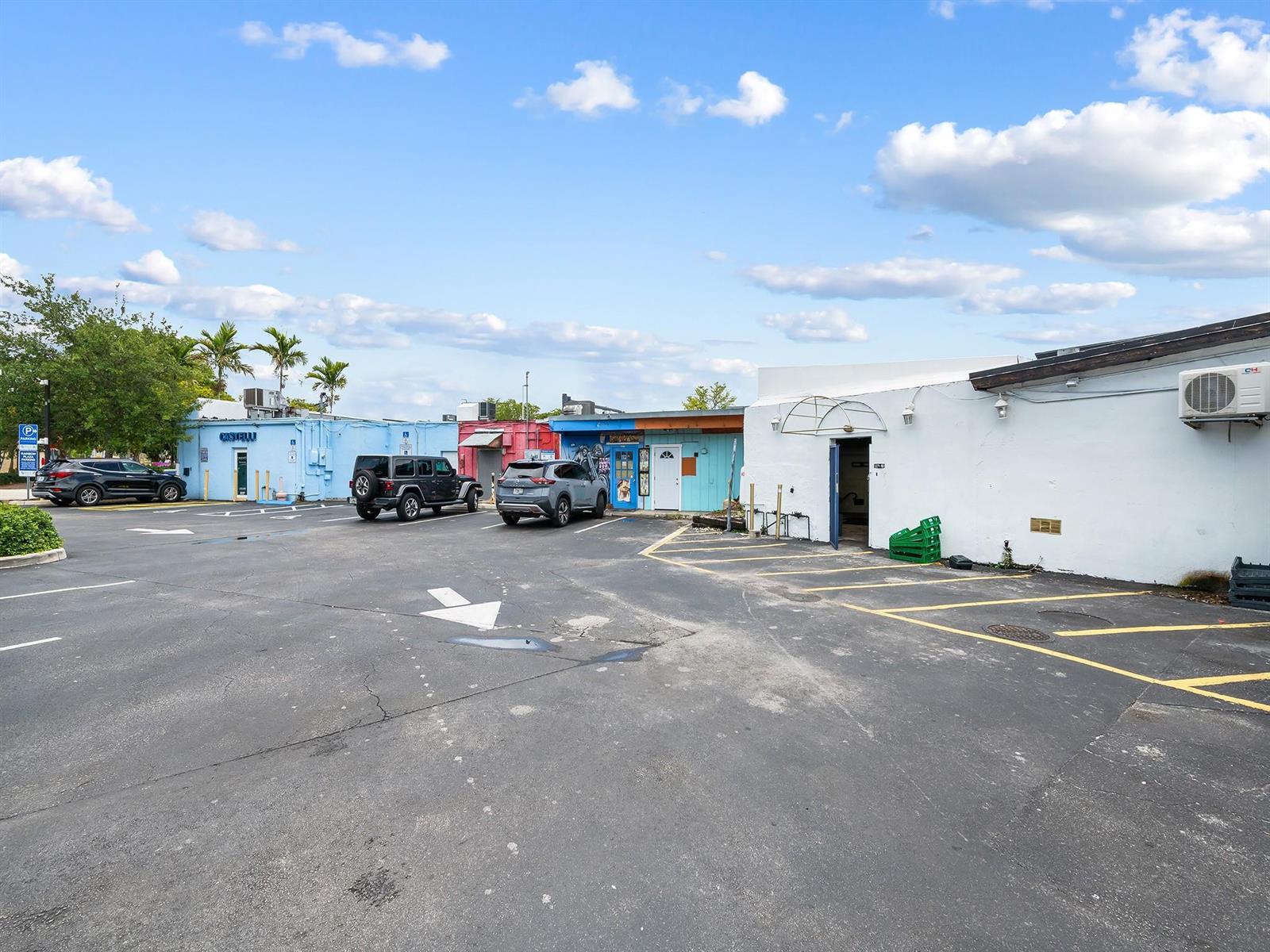 See details 2217 / 0 sq. ft. $ 2026-06-15 0 Photo