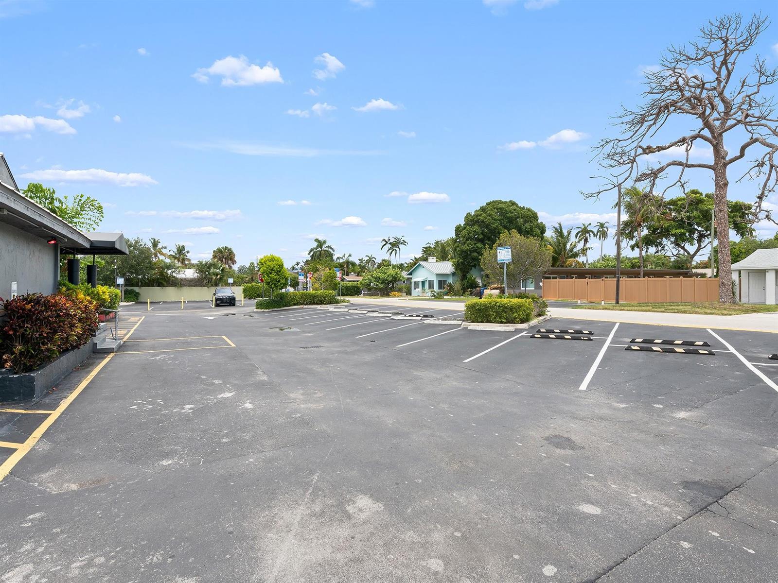 See details 2217 / 0 sq. ft. $ 2026-06-15 0 Photo