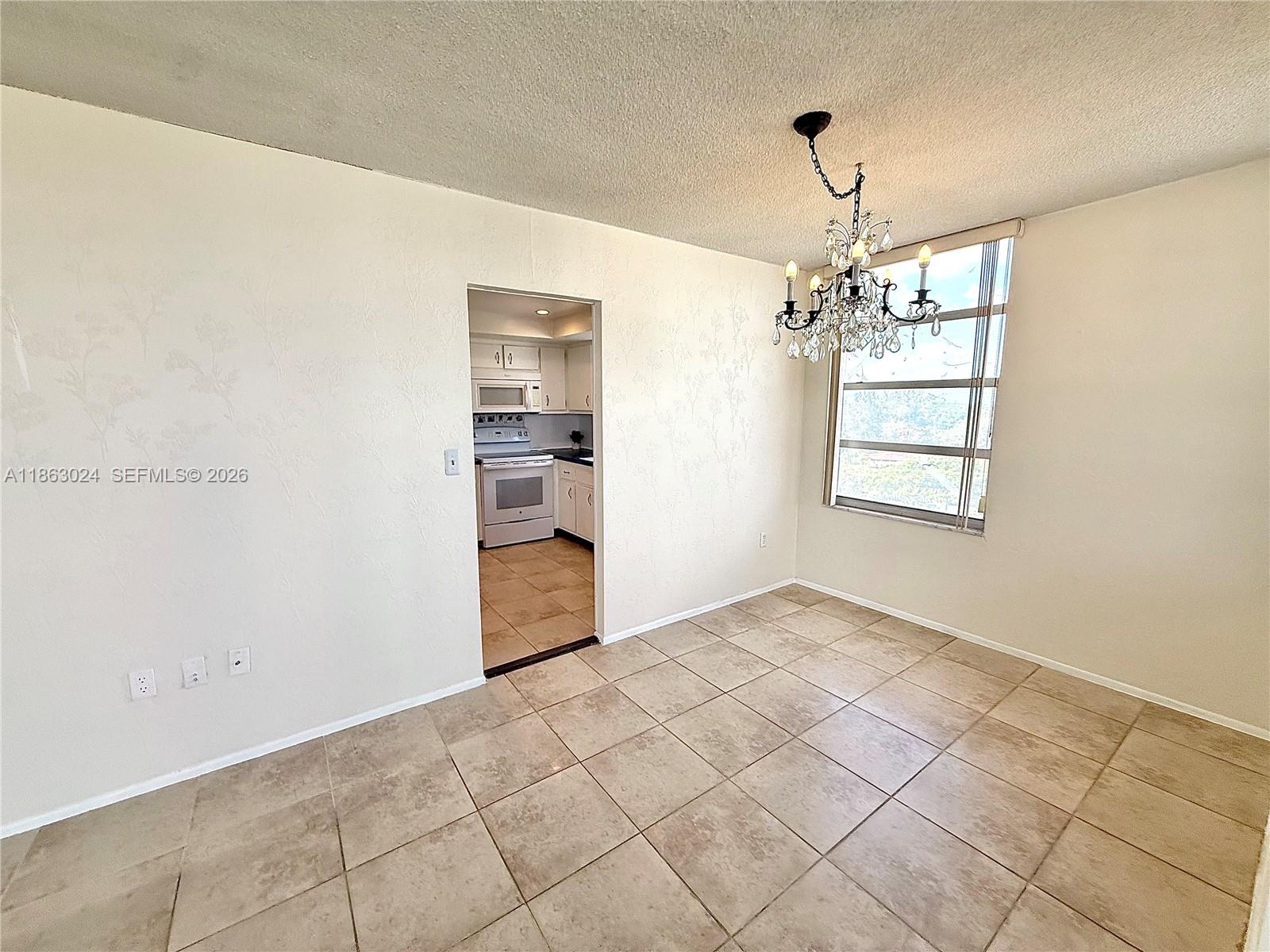 Ver detalles 626E 2 / 2 1140 sq. ft. $ 2026-05-05 0 foto