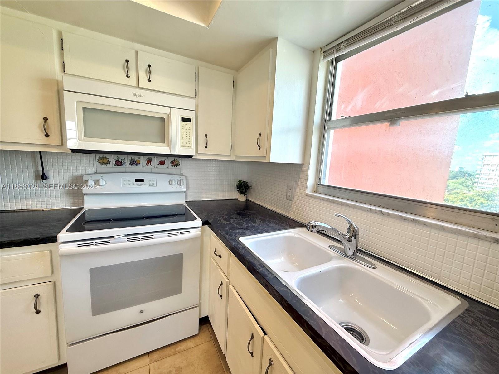 Ver detalles 626E 2 / 2 1140 sq. ft. $ 2026-05-05 0 foto