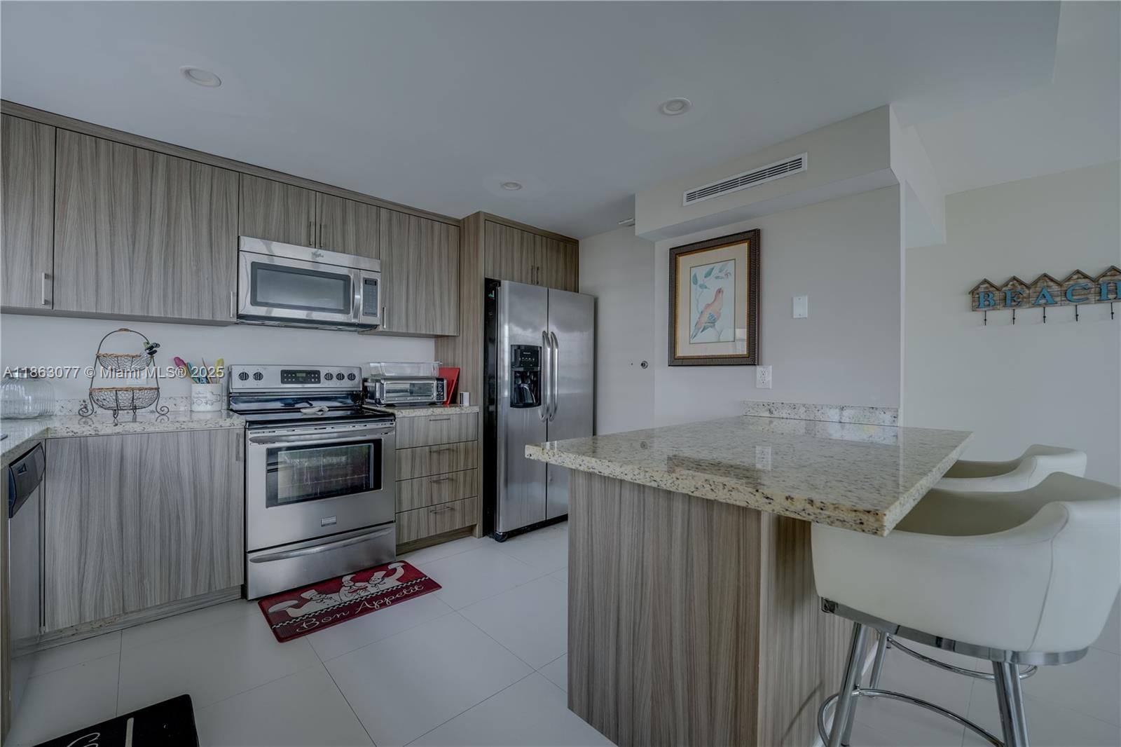 Photo of 1817 Ocean Dr  #515, Hallandale Beach, Florida, 33009 - Open concept
