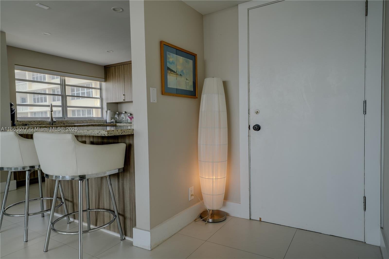 Photo of 1817 Ocean Dr #515, Hallandale Beach, Florida, 33009 - Foyer