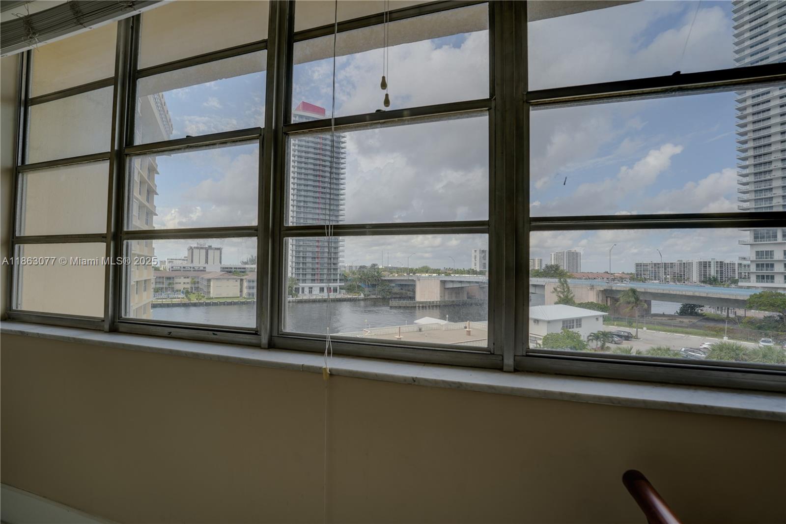 Photo of 1817 Ocean Dr  #515, Hallandale Beach, Florida, 33009 - Direct intra views