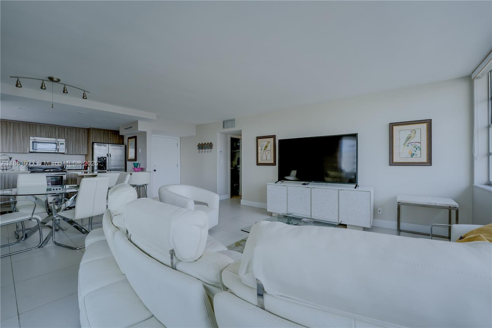 Photo of 1817 Ocean Dr #515, Hallandale Beach, Florida, 33009 - Living Room