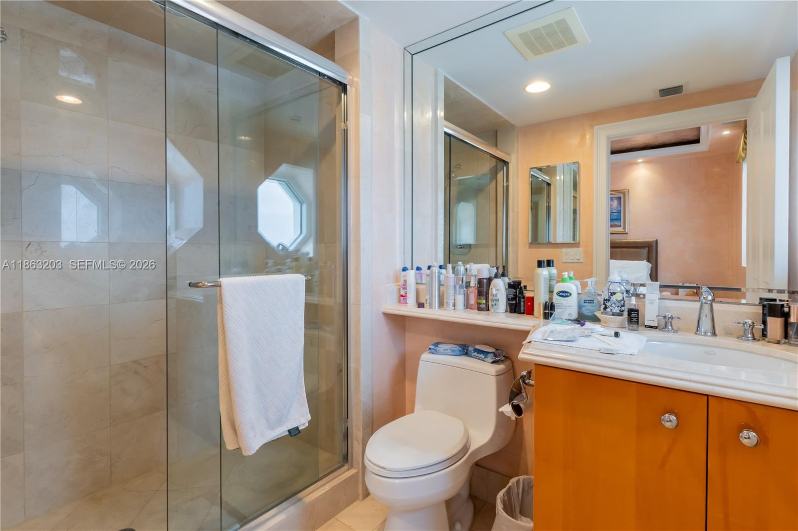 4001 4 / 4 2736 sq. ft. $ 2025-08-21 0 Photo