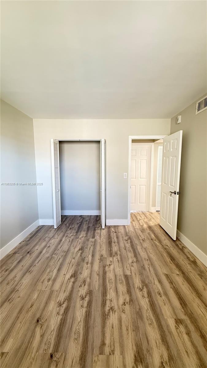 725-4 2 / 2 1317 sq. ft. $ 2025-09-05 0 Photo