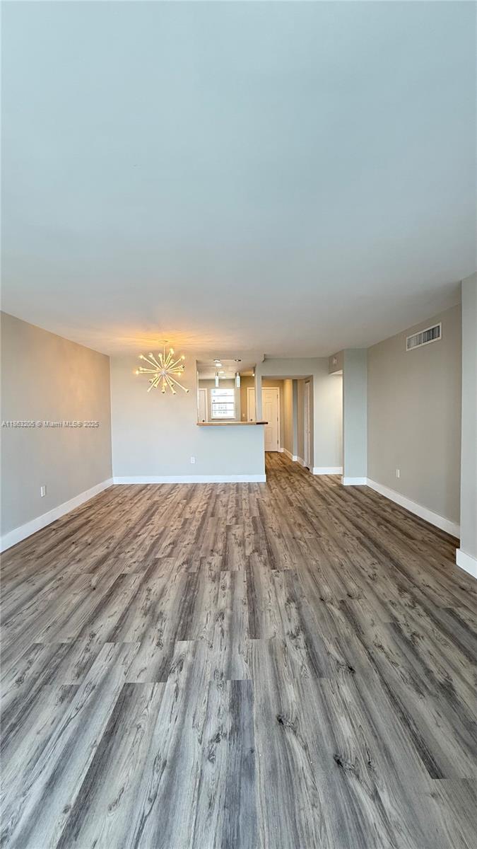 725-4 2 / 2 1317 sq. ft. $ 2025-09-05 0 Photo