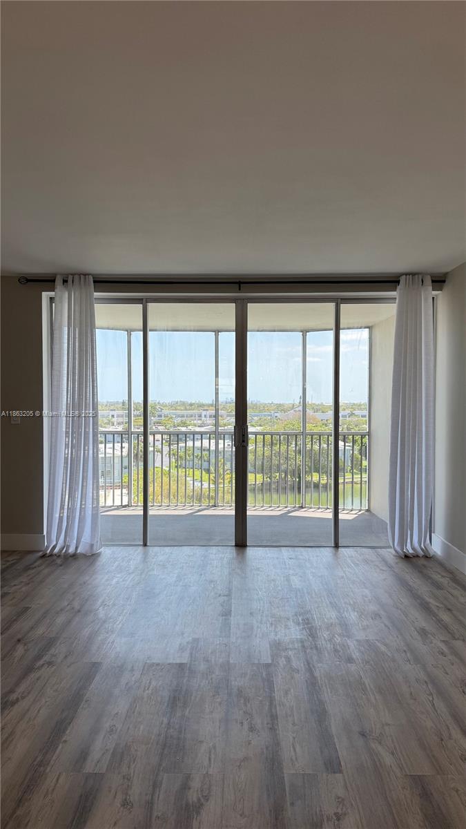 725-4 2 / 2 1317 sq. ft. $ 2025-09-05 0 Photo