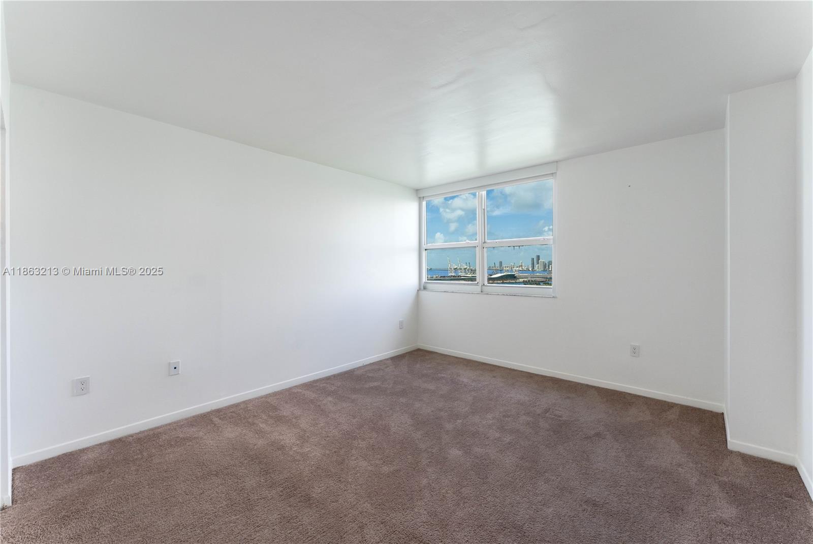 See details 2305 1 / 1 746 sq. ft. $ 2025-08-21 0 Photo