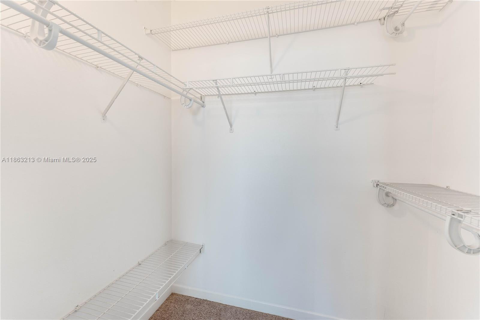 See details 2305 1 / 1 746 sq. ft. $ 2025-08-21 0 Photo