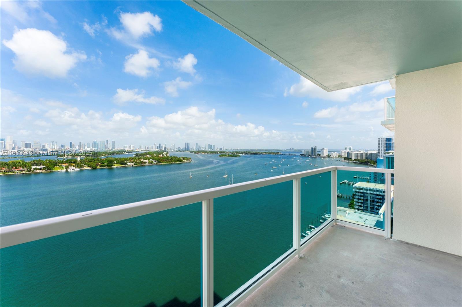 See details 2305 1 / 1 746 sq. ft. $ 2025-08-21 0 Photo