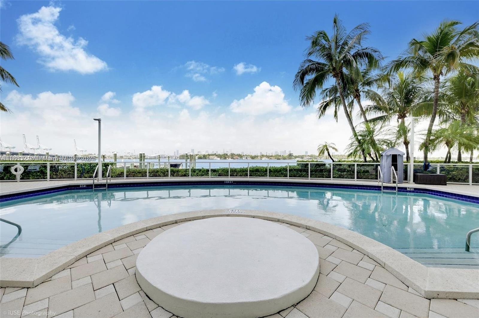 See details 2305 1 / 1 746 sq. ft. $ 2025-08-21 0 Photo