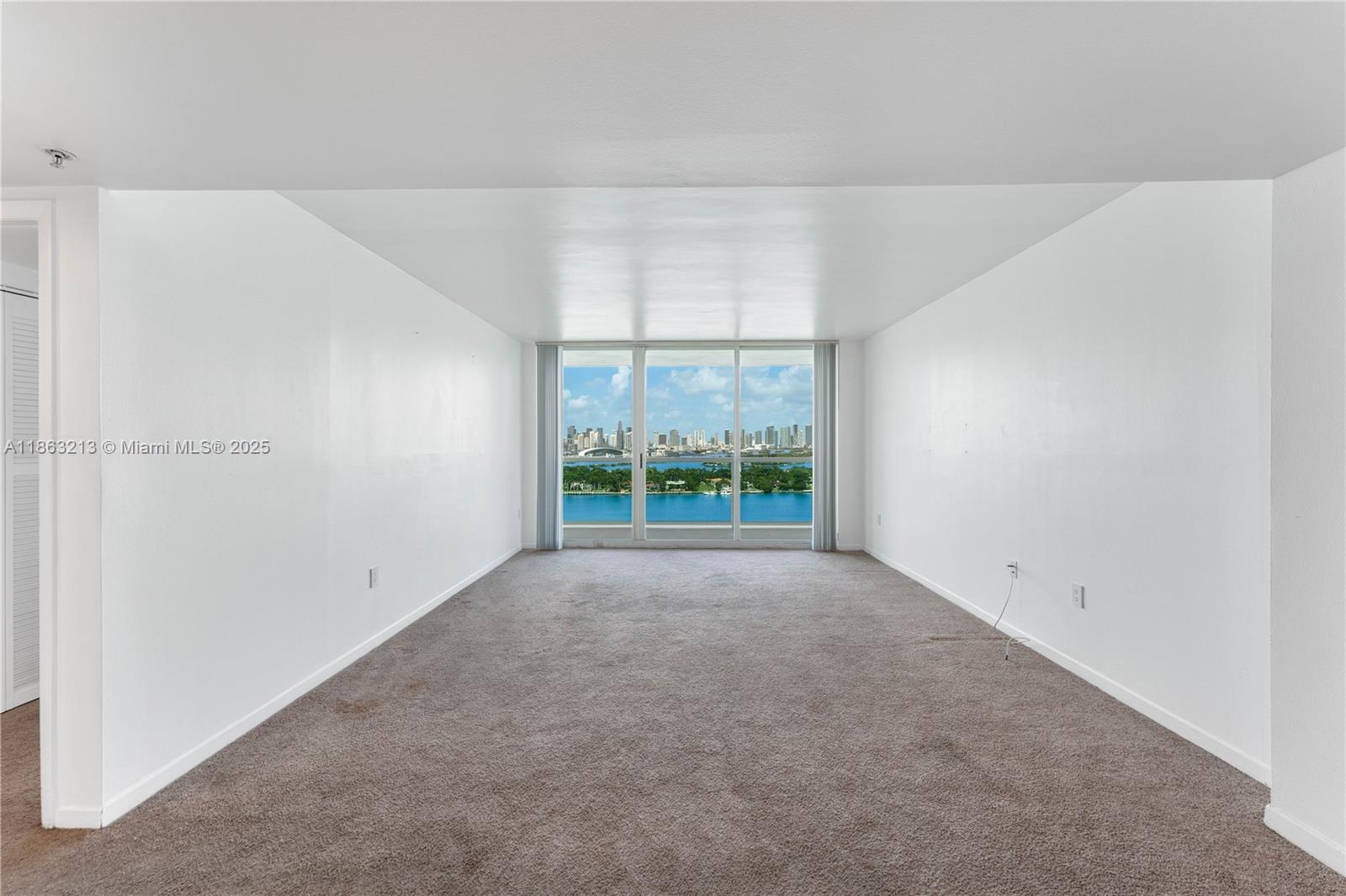 See details 2305 1 / 1 746 sq. ft. $ 2025-08-21 0 Photo