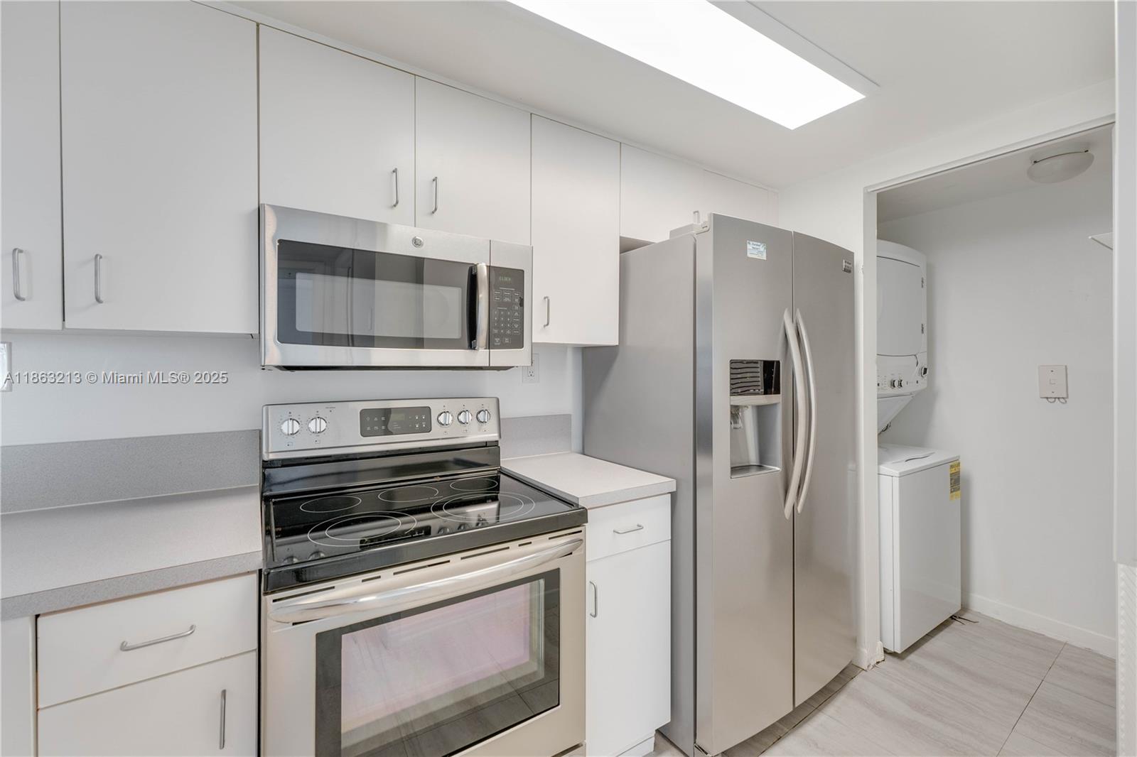 See details 2305 1 / 1 746 sq. ft. $ 2025-08-21 0 Photo
