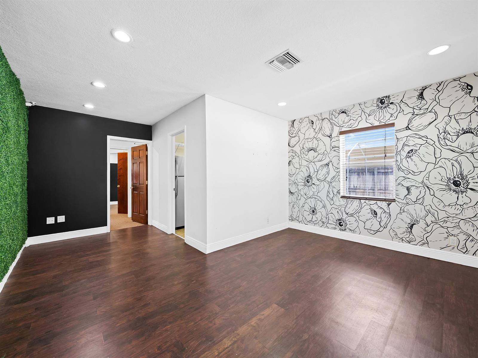   / 0  sq. ft. $ 2026-06-15 0 Photo