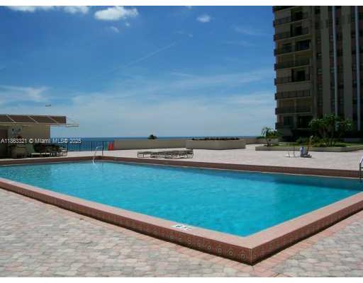 Photo of 1201 Ocean Dr #2404S, Hollywood, Florida, 33019 - Swimming Pool/Hot Tub/Sauna