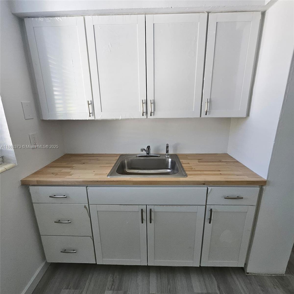 See details / 8860 sq. ft. $ 2025-08-21 0 Photo