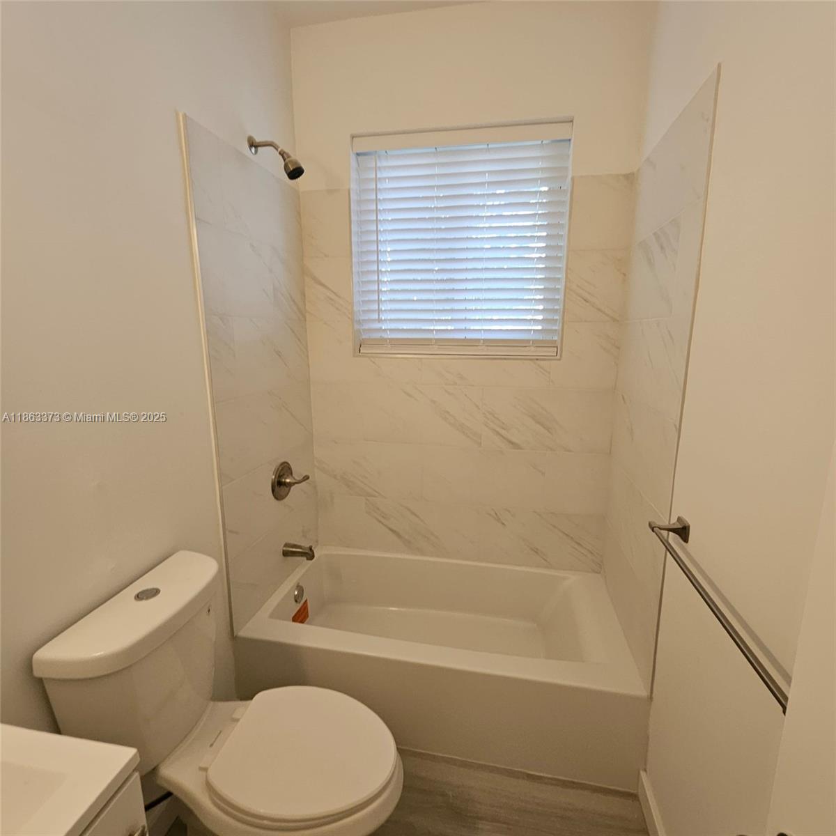 See details / 8860 sq. ft. $ 2025-08-21 0 Photo