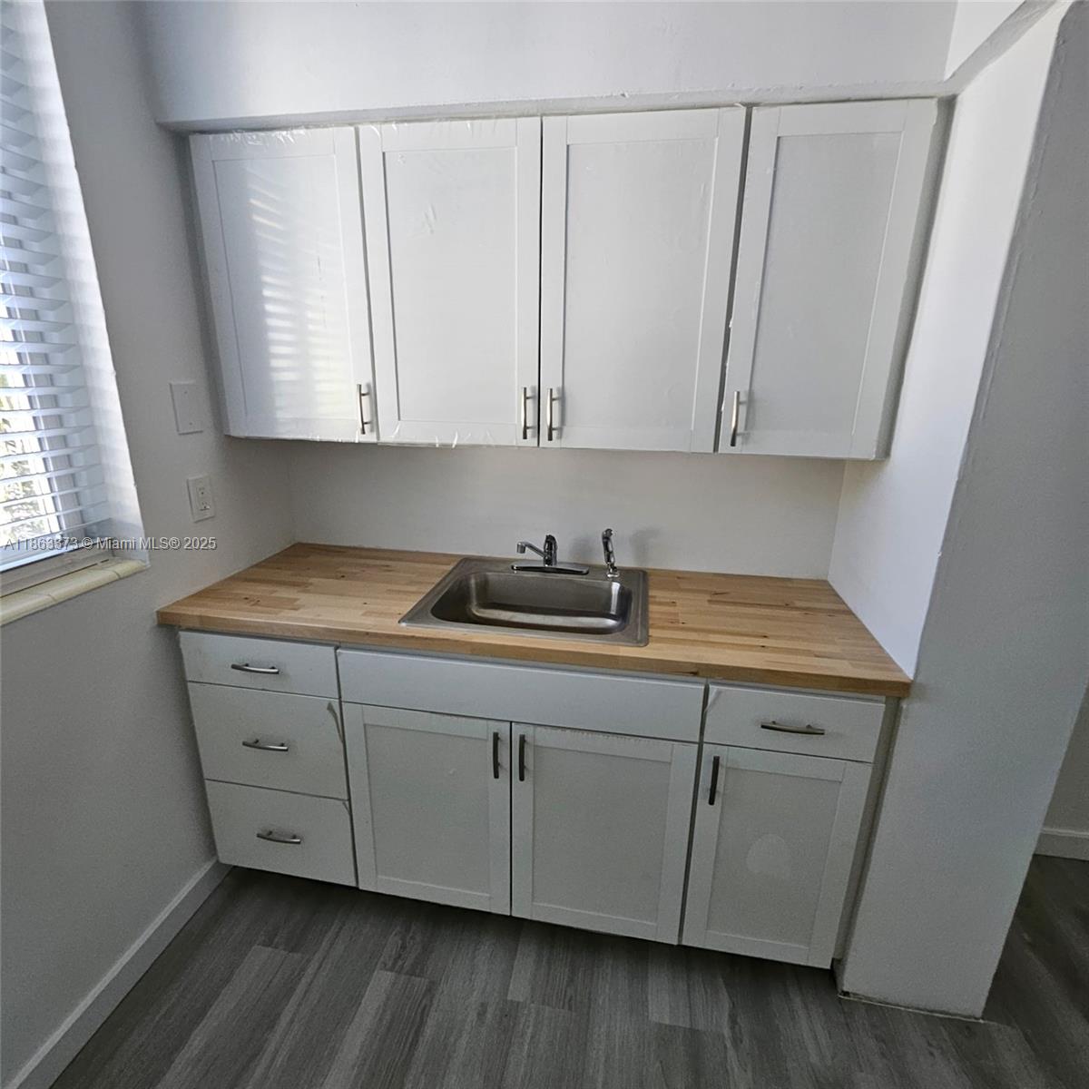 See details / 8860 sq. ft. $ 2025-08-21 0 Photo