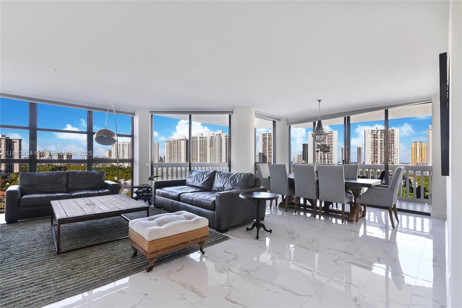 1404 3 / 3 1950 sq. ft. $ 2025-08-21 0 Photo