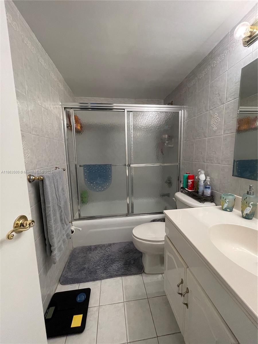 Photo of 3180 Ocean Dr  #204, Hallandale Beach, Florida, 33009 - 