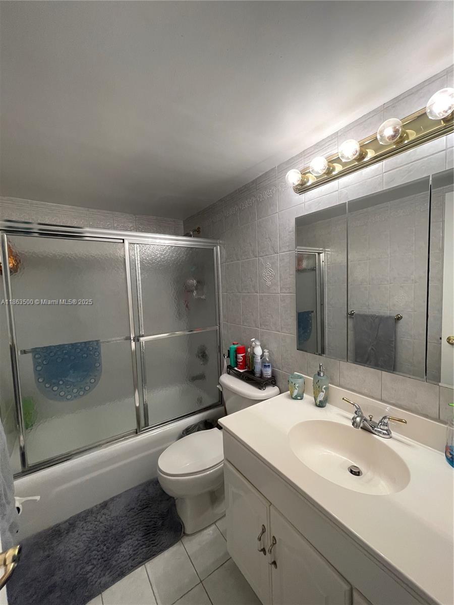 Photo of 3180 Ocean Dr  #204, Hallandale Beach, Florida, 33009 - 