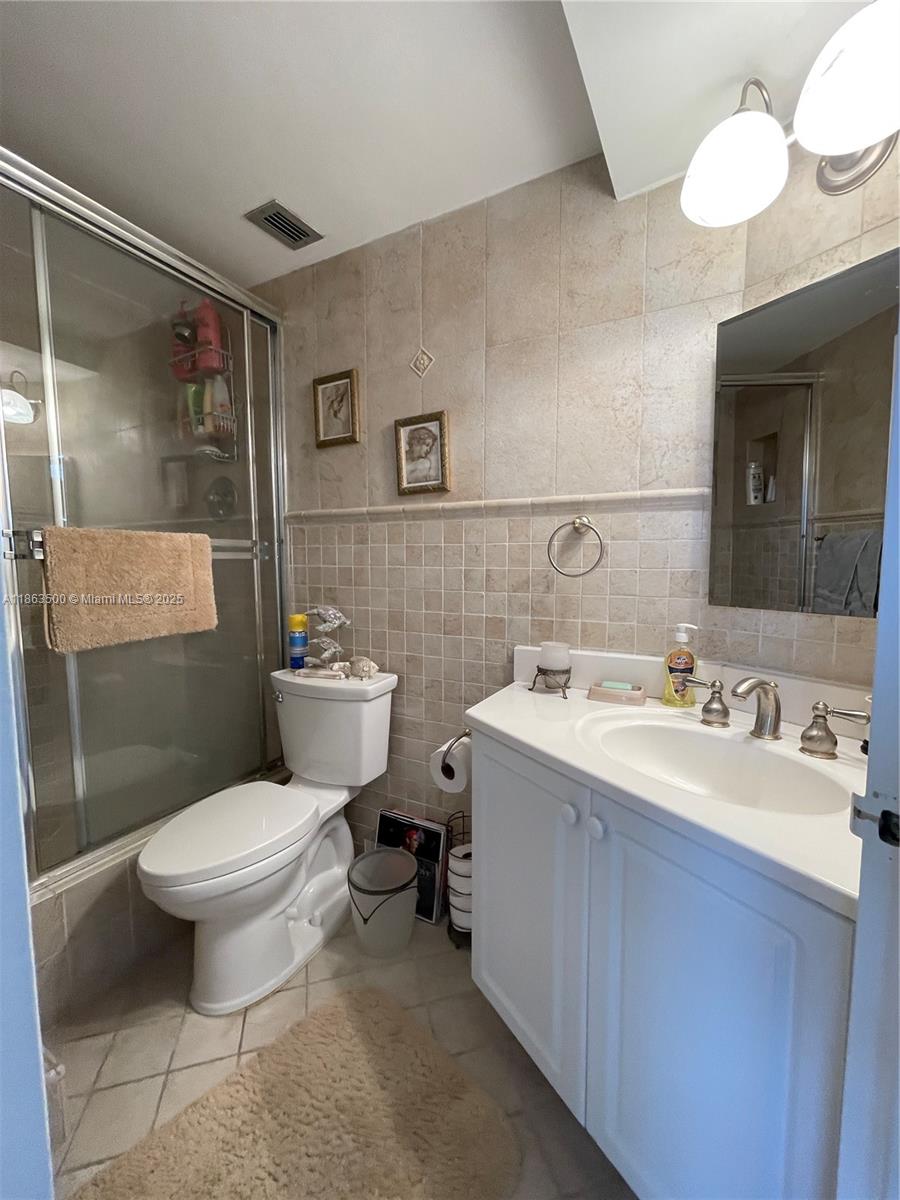 Photo of 3180 Ocean Dr #204, Hallandale Beach, Florida, 33009 -