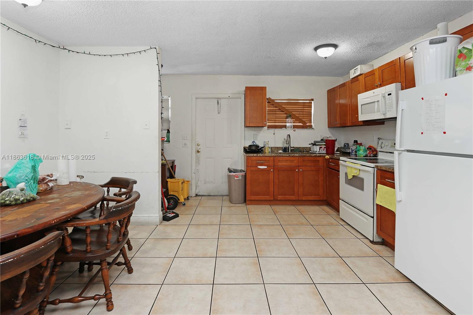 See details / 2100 sq. ft. $ 2025-08-22 0 Photo