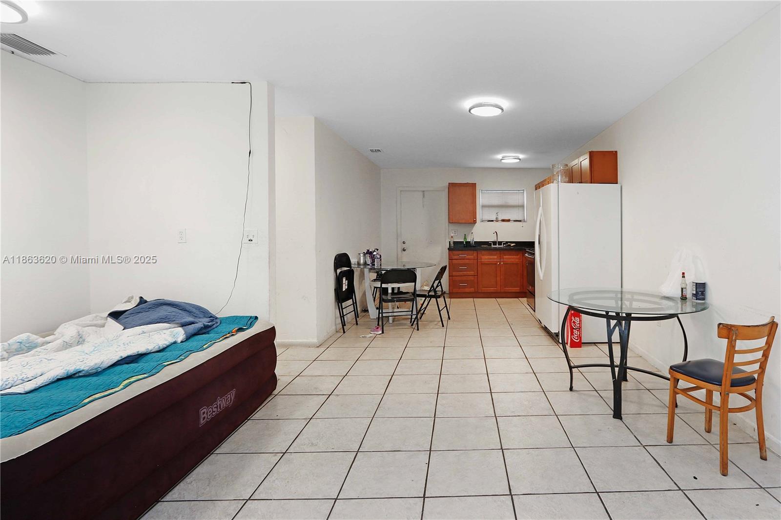 See details / 2100 sq. ft. $ 2025-08-22 0 Photo