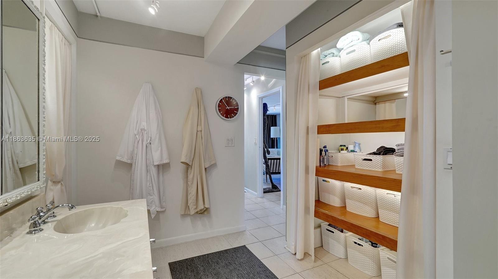 Photo of 1500 Ocean Dr  #12H, Hollywood, Florida, 33019 - 
