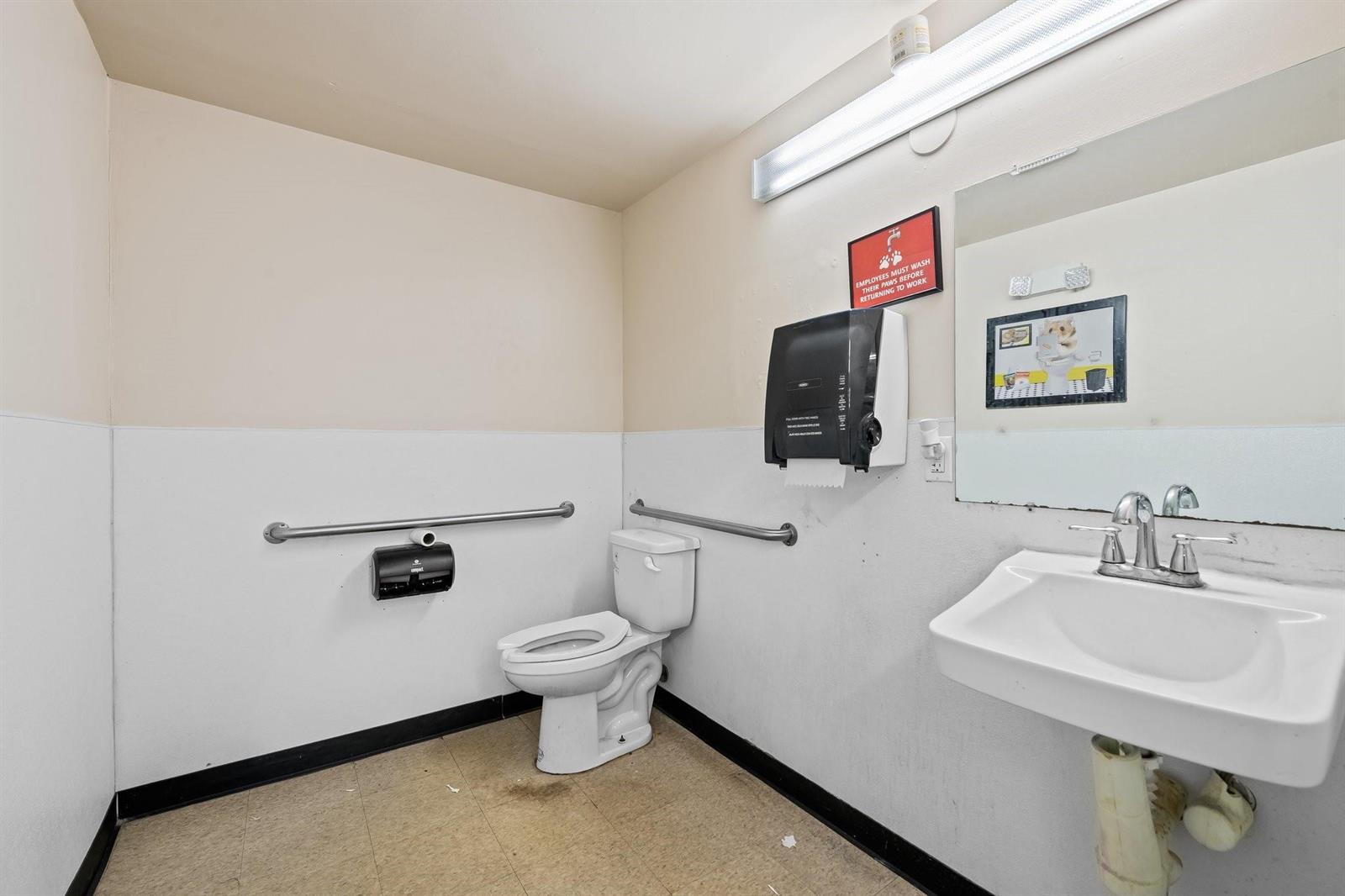   / 0  sq. ft. $ 2025-10-25 0 Photo
