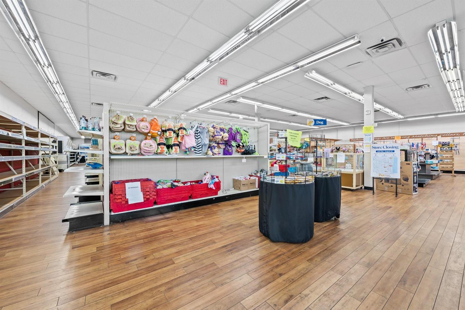   / 0  sq. ft. $ 2025-10-25 0 Photo