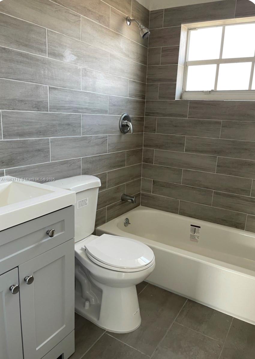 See details / 1700 sq. ft. $ 2025-08-22 0 Photo