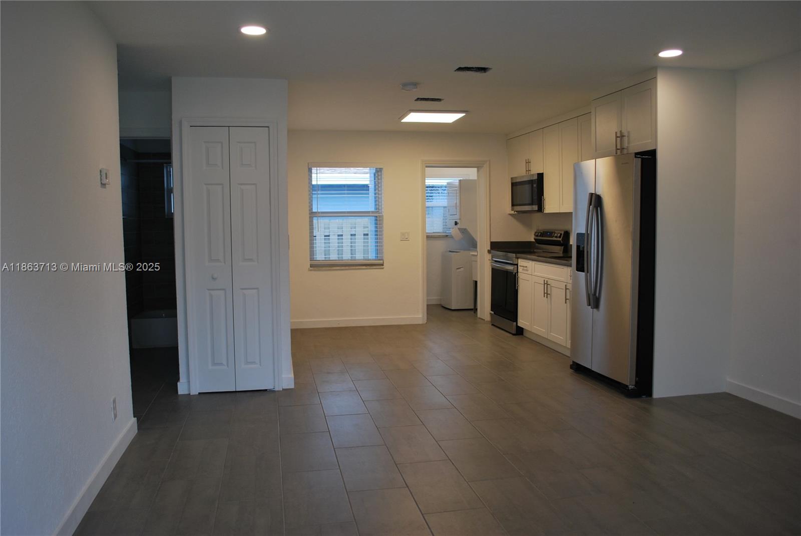   /  1700 sq. ft. $ 2025-10-03 0 foto