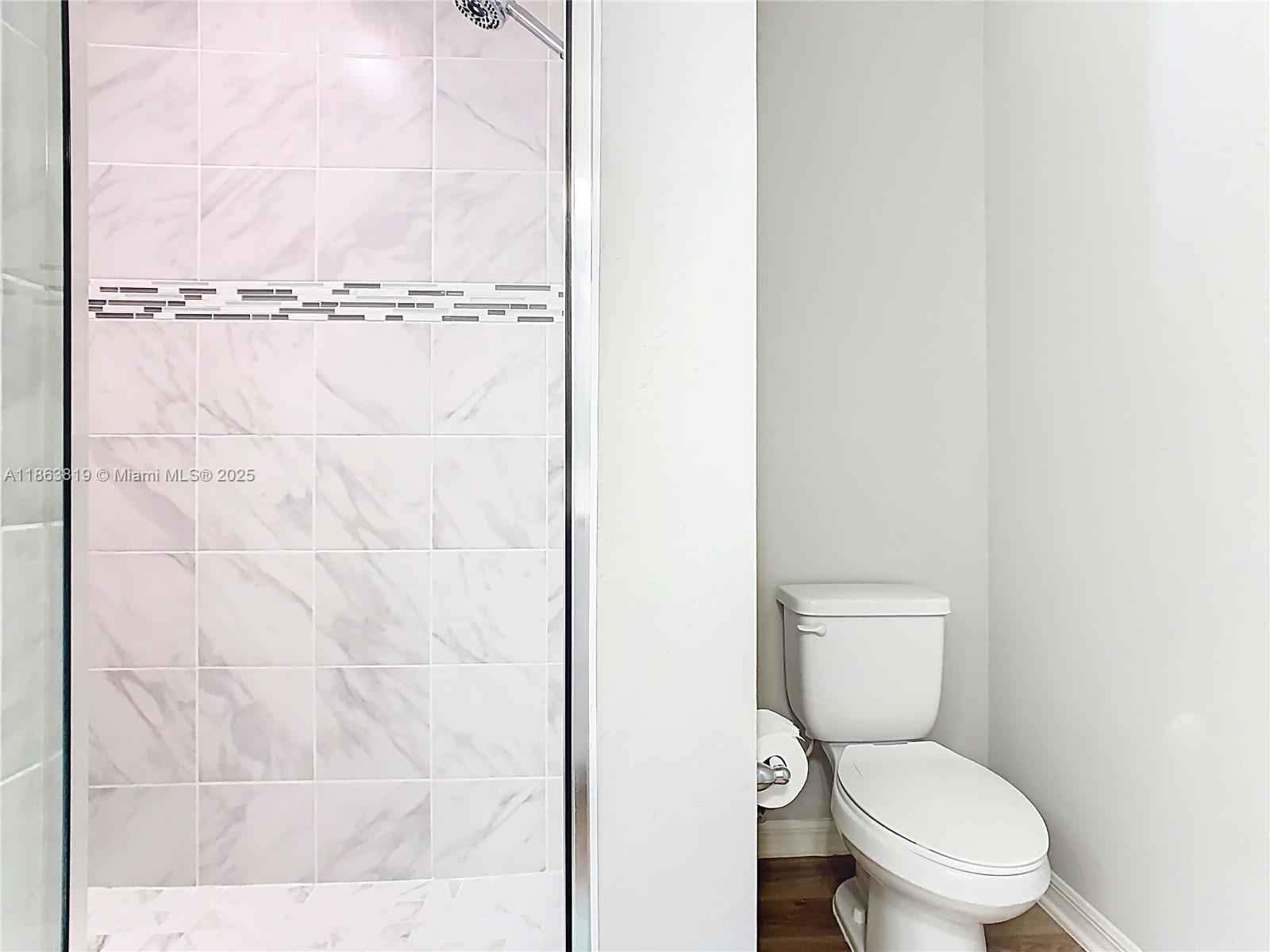 Ver detalles 1060 3 / 2 1506 sq. ft. $ 2026-05-19 0 foto