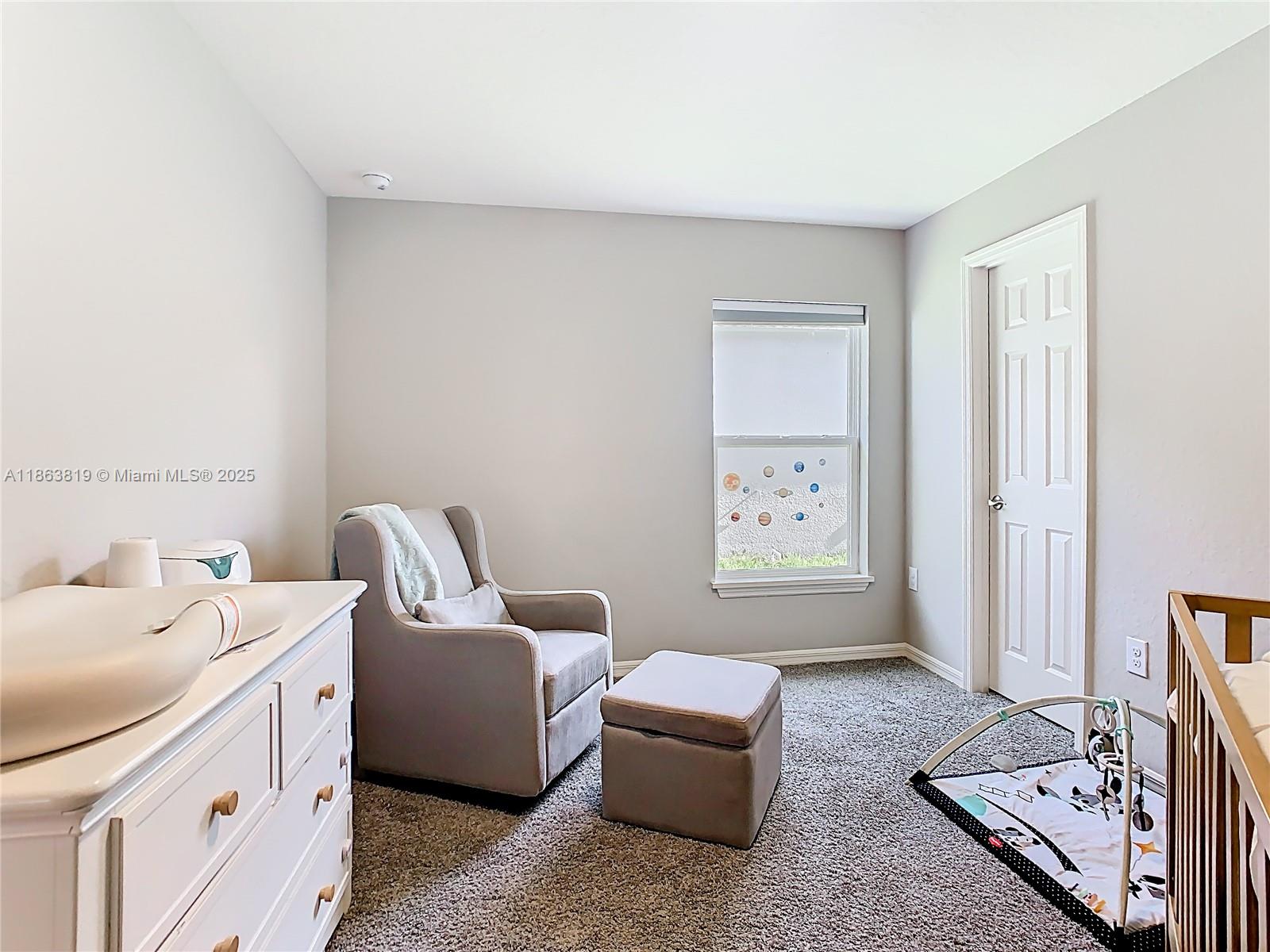 Ver detalles 1060 3 / 2 1506 sq. ft. $ 2026-05-19 0 foto
