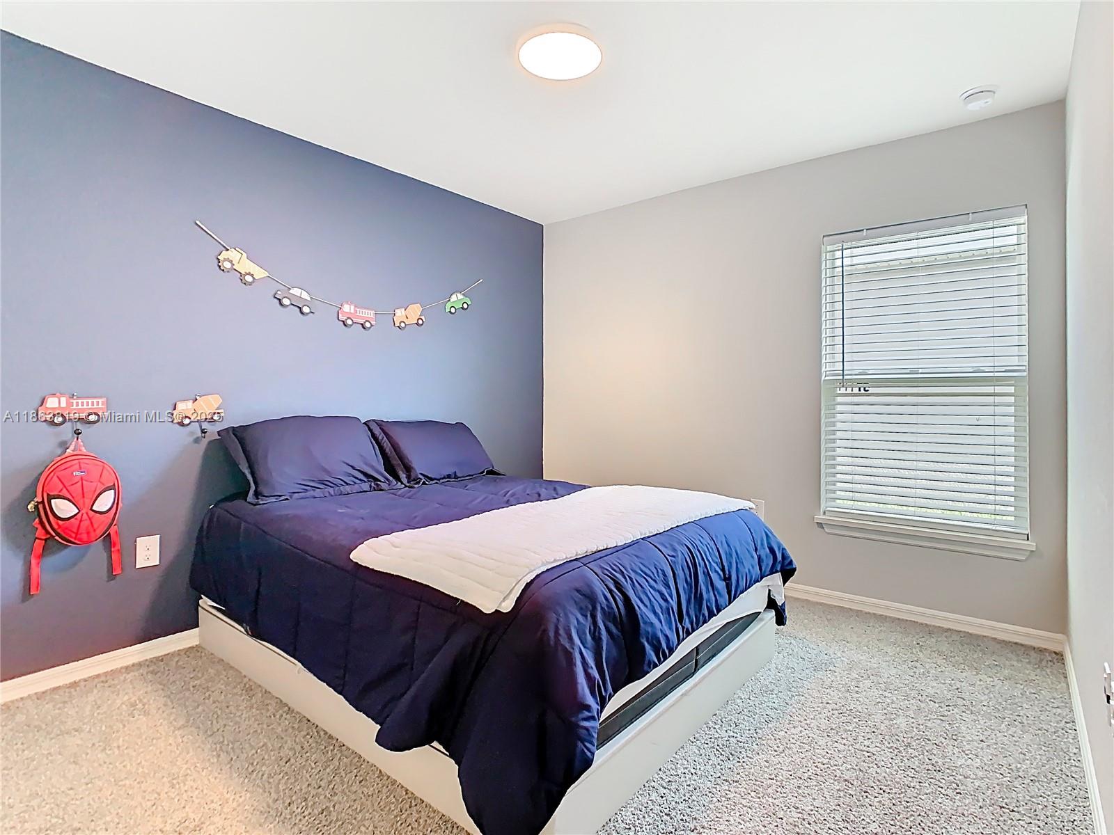 Ver detalles 1060 3 / 2 1506 sq. ft. $ 2026-05-19 0 foto