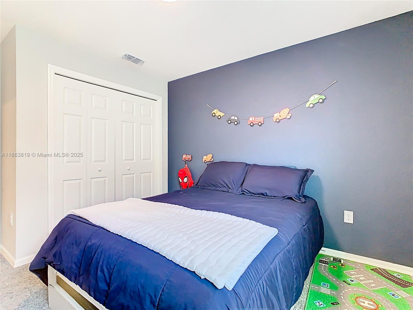 Ver detalles 1060 3 / 2 1506 sq. ft. $ 2026-05-19 0 foto