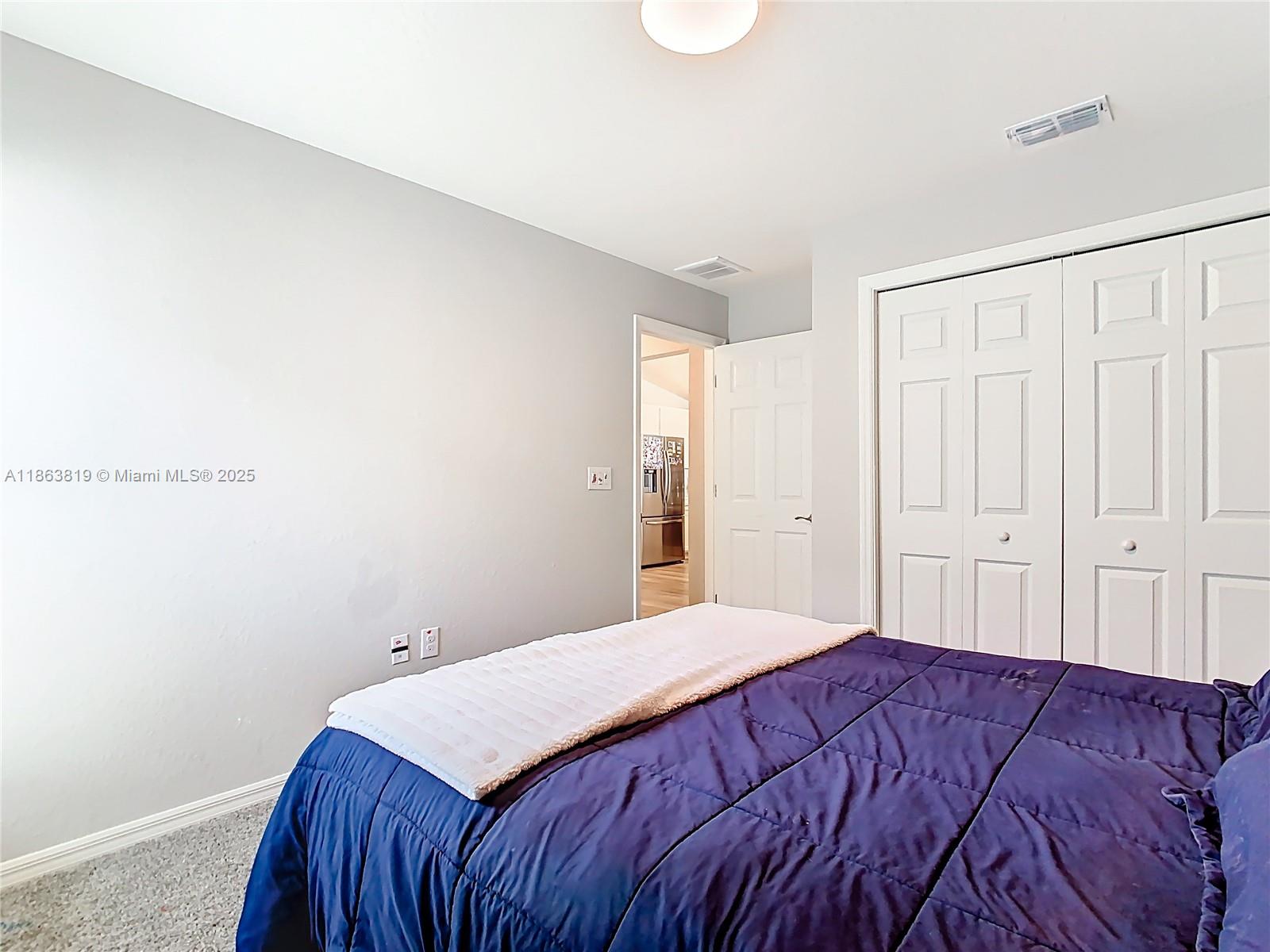 Ver detalles 1060 3 / 2 1506 sq. ft. $ 2026-05-19 0 foto