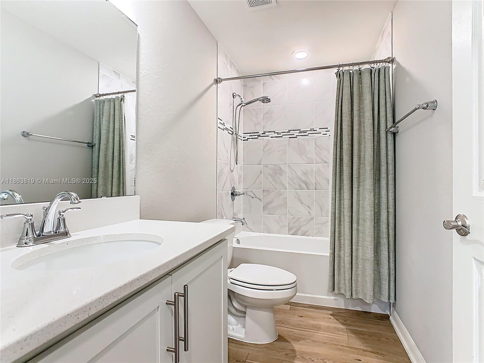 Ver detalles 1060 3 / 2 1506 sq. ft. $ 2026-05-19 0 foto