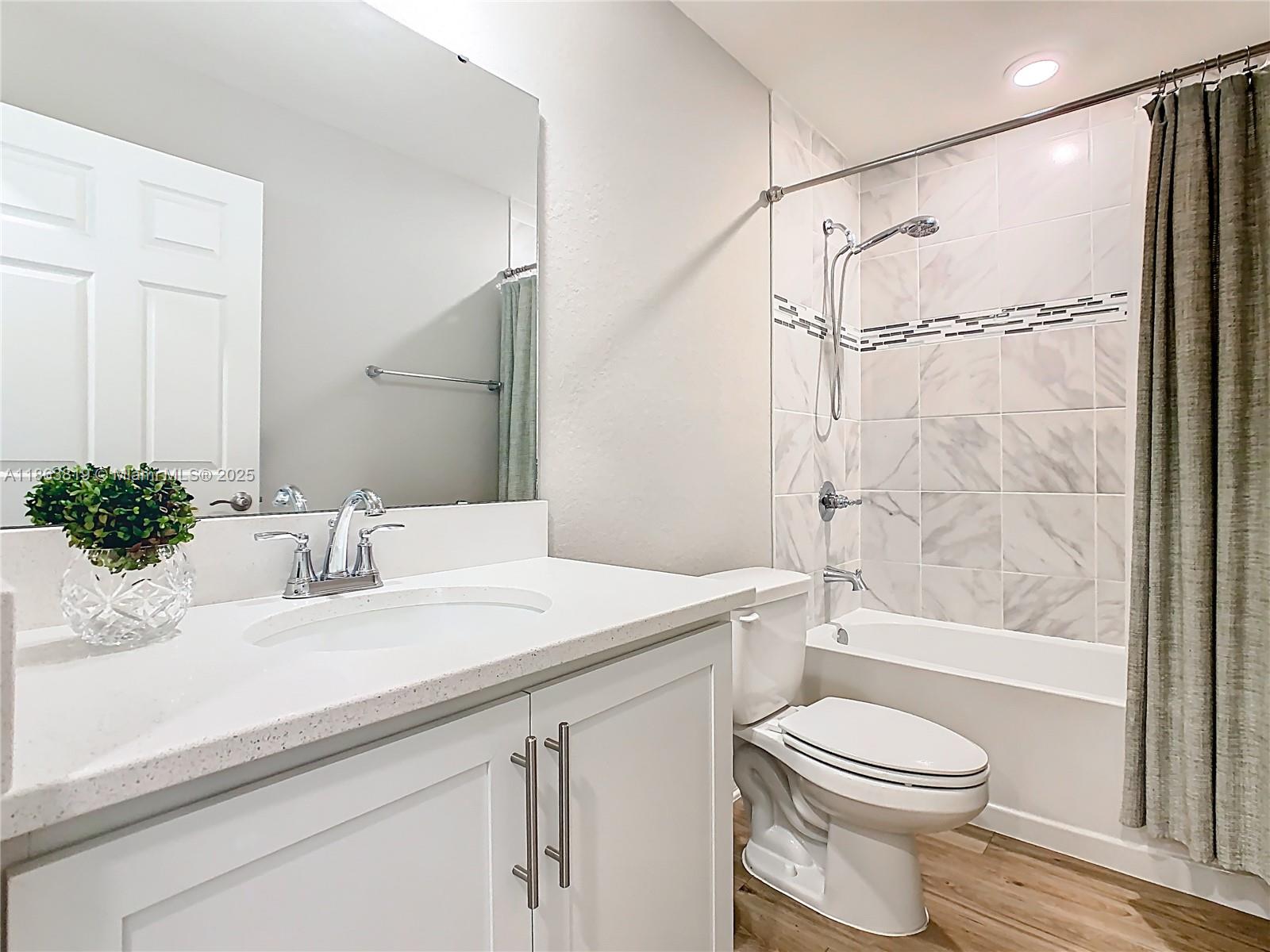 Ver detalles 1060 3 / 2 1506 sq. ft. $ 2026-05-19 0 foto
