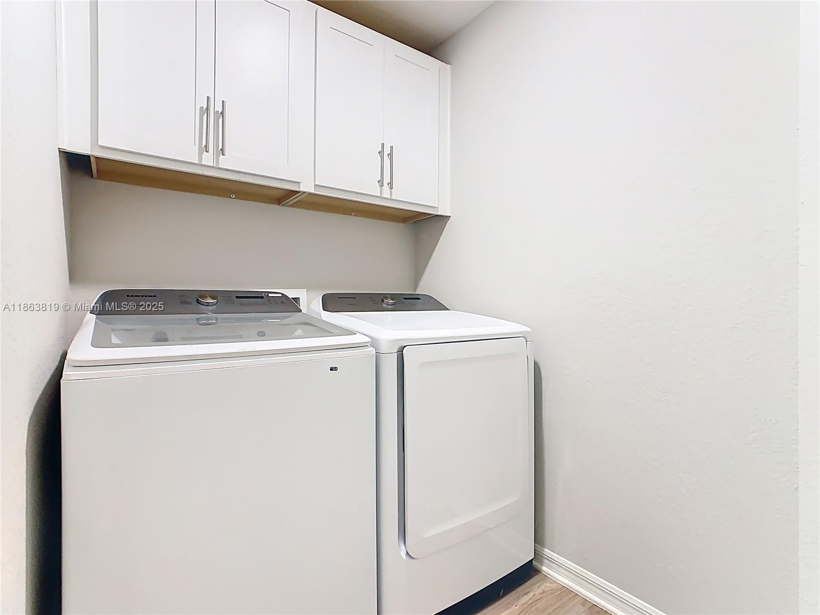 Ver detalles 1060 3 / 2 1506 sq. ft. $ 2026-05-19 0 foto