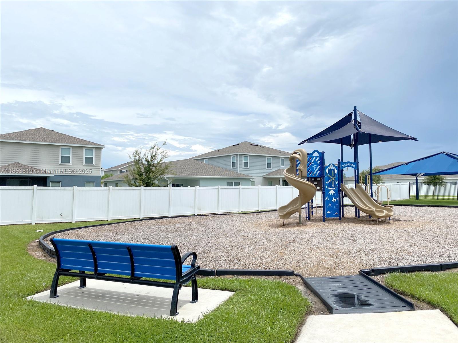 Ver detalles 1060 3 / 2 1506 sq. ft. $ 2026-05-19 0 foto