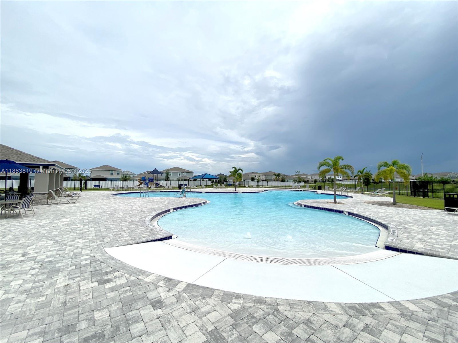 Ver detalles 1060 3 / 2 1506 sq. ft. $ 2026-05-19 0 foto