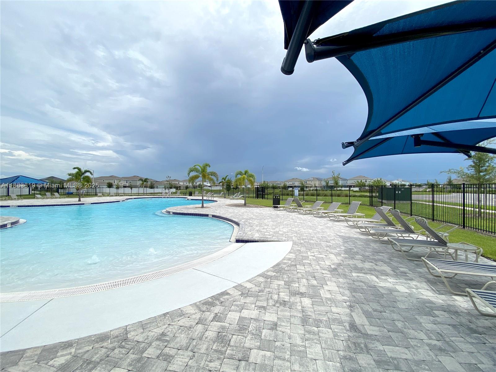 Ver detalles 1060 3 / 2 1506 sq. ft. $ 2026-05-19 0 foto