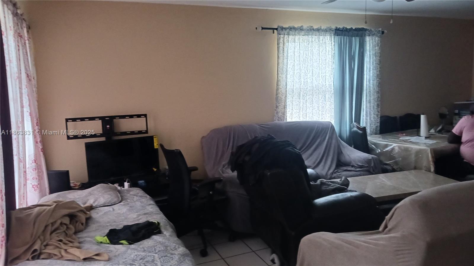 See details / 1886 sq. ft. $ 2025-08-22 0 Photo