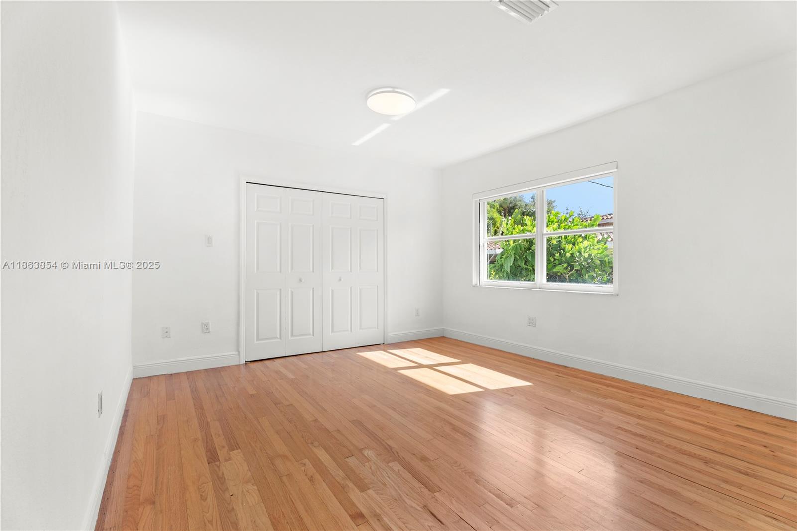 Ver detalles 1307 3 / 3 1920 sq. ft. $ 2025-08-22 0 foto