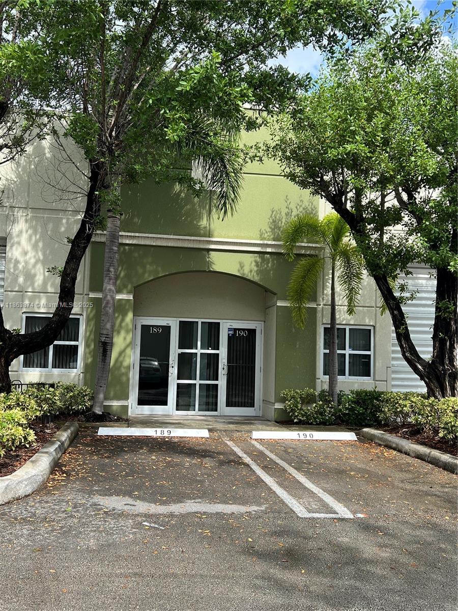 189  /   sq. ft. $ 2025-08-22 0 Photo