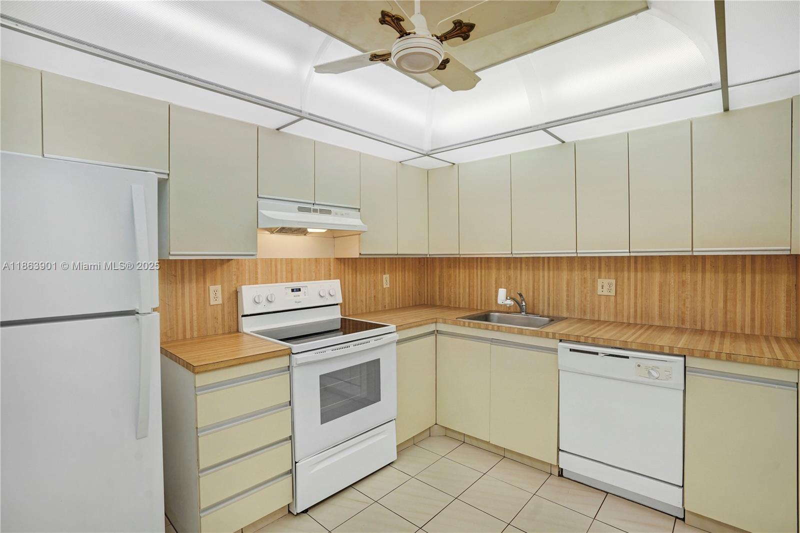 Photo of 2500 Parkview Dr  #2408, Hallandale Beach, Florida, 33009 - 