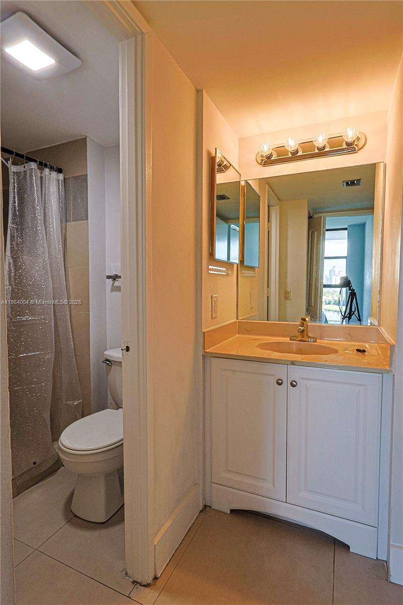 Photo of 3701 Country Club Dr  #1504, Aventura, Florida, 33180 - 
